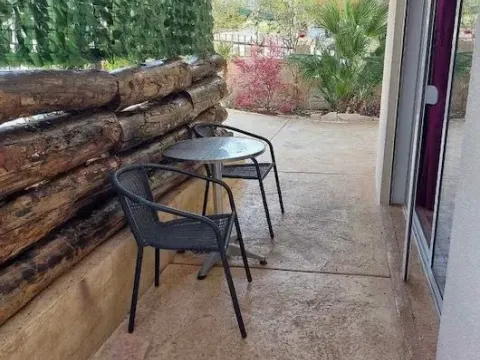 Izdavanje, garsonjera, 28m², Šušanj, Bar - image 10