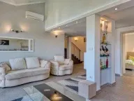 Izdavanje, trosoban stan, 120m², Seljanovo, Tivat - image 11