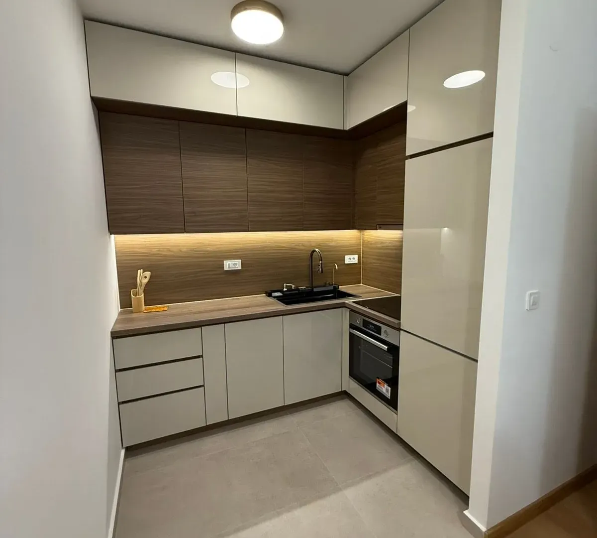 Izdavanje, dvosoban stan, 48m², City Kvart, Podgorica