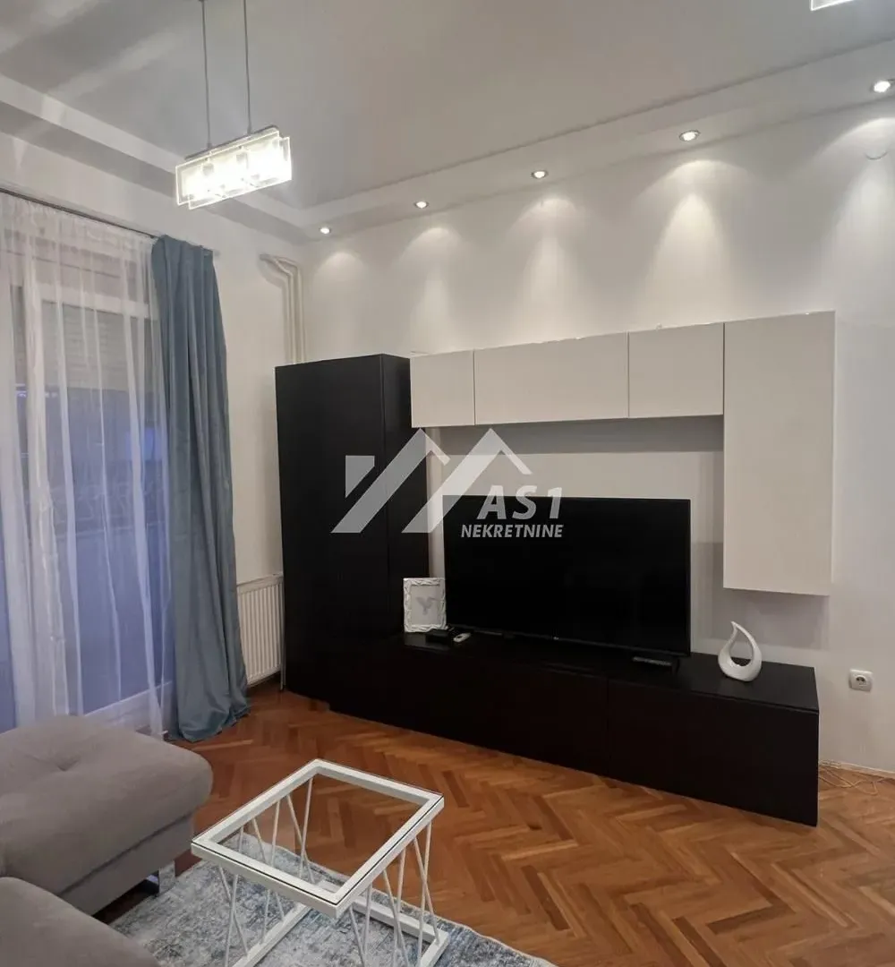 Izdavanje, dvosoban stan, 47m², Rotkvarija, Novi Sad Sve Podlokacije
