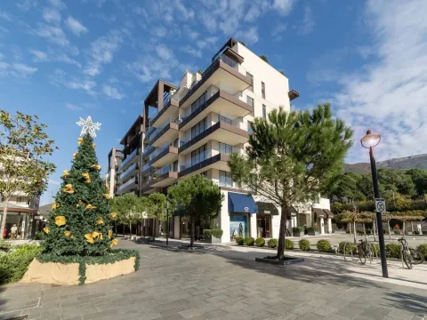 Prodaja, jednosoban stan, 81m², Porto Montenegro, Tivat - image 17