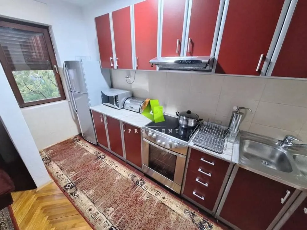 Rent, four bedroom apartment, 120m², Pantelej, Niš