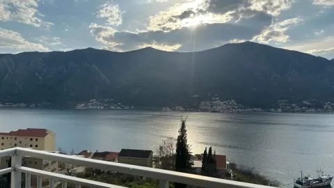 Sale, two bedroom apartment, 75m², Kotor, Crna Gora - image 7