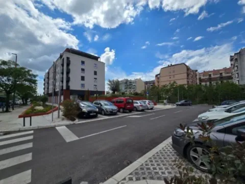 Izdavanje, jednosoban stan, 45m², Central Point, Podgorica - image 2