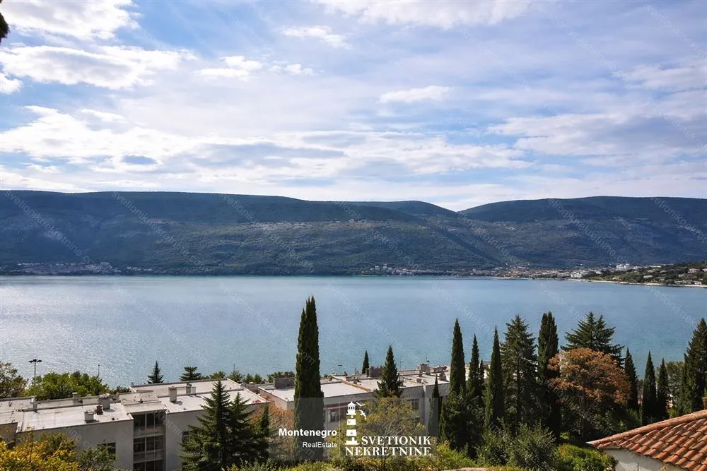 Prodaja, dvosoban stan, 110m², Centar, Herceg Novi