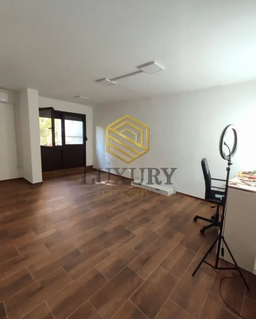 Rent, office space, 80m², Blok 5, Podgorica