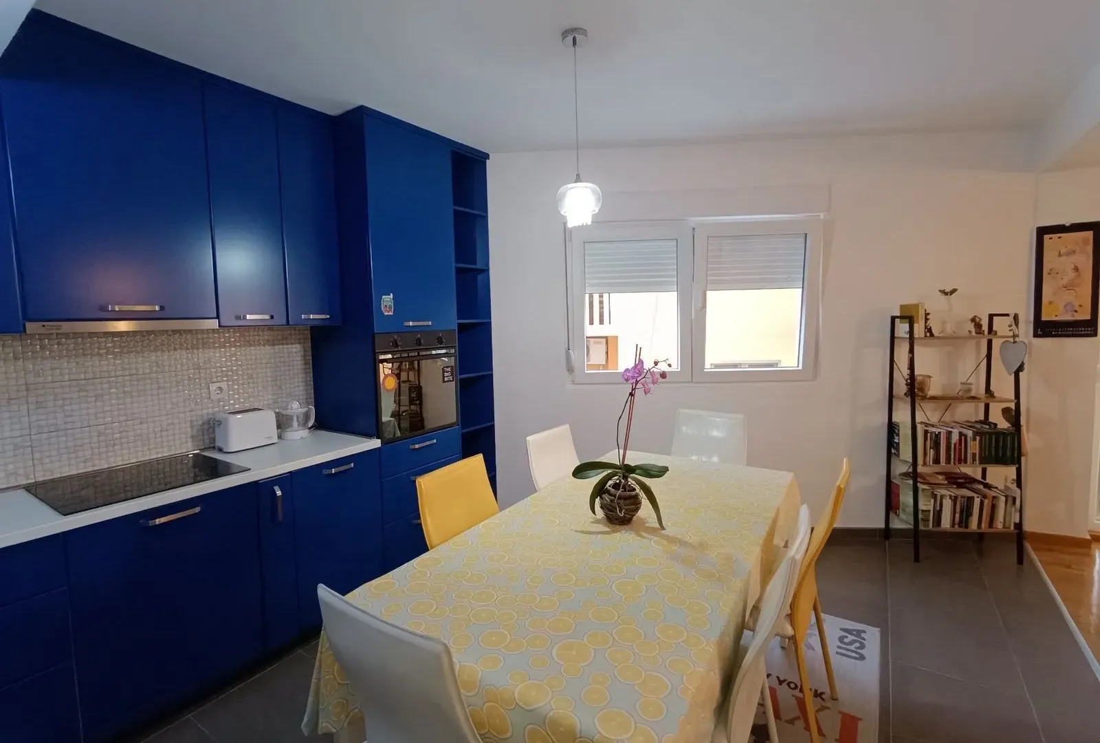Prodaja, dvosoban stan, 81m², Tivat, Crna Gora