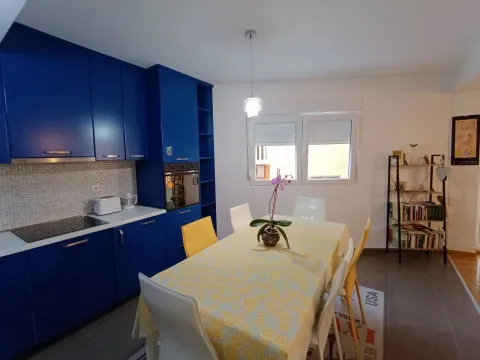 Sale, two bedroom apartment, 81m², Tivat, Crna Gora - image 8