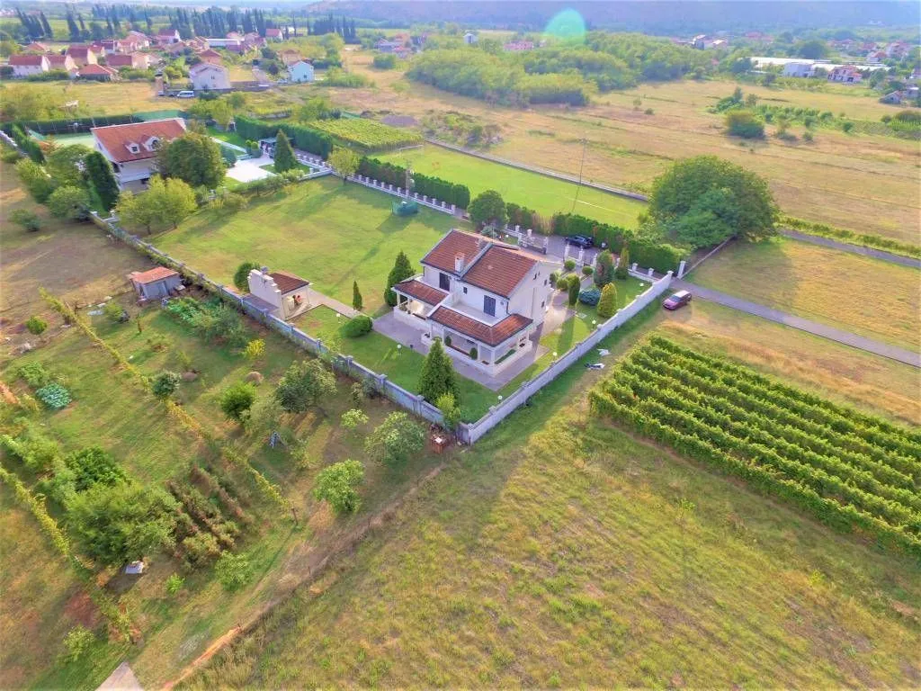 Sale, house, 320m², Podgorica, Crna Gora