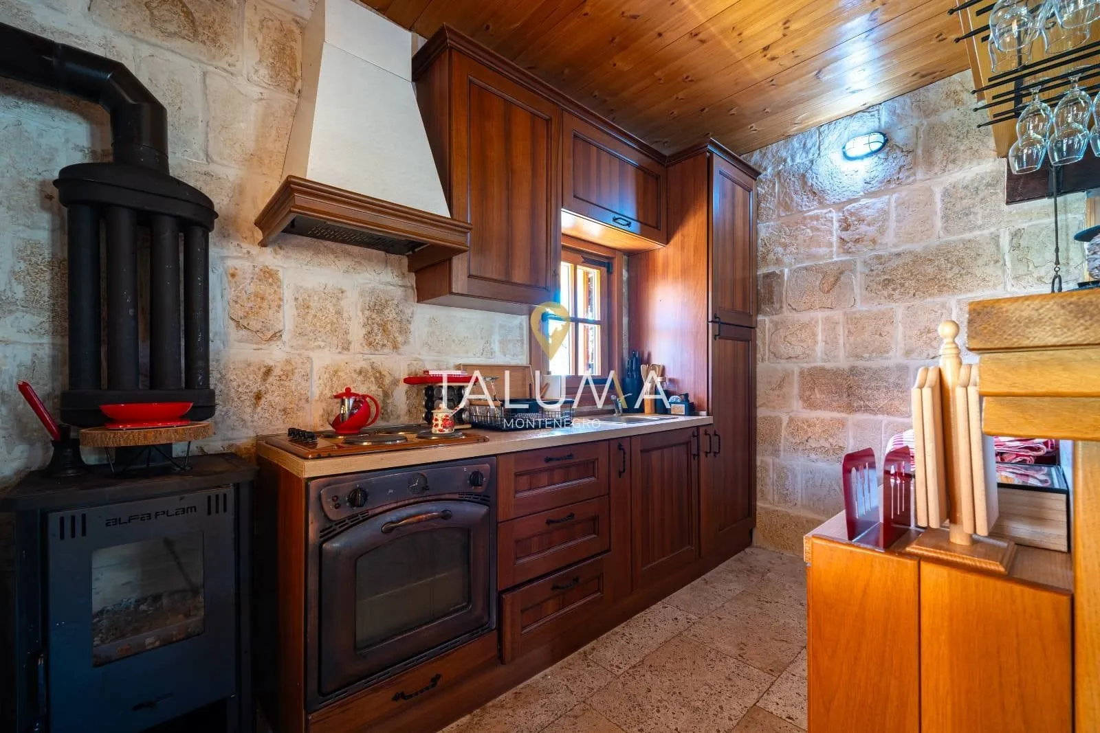 Rent, house, 190m², Rijeka Crnojevića, Cetinje