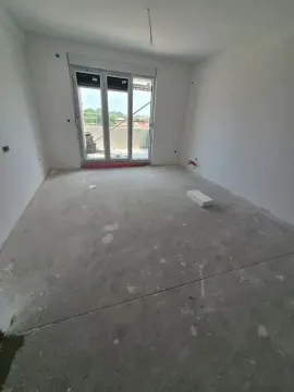 Prodaja, četvorosoban stan, 111m², Pančevo, Srbija - image 2