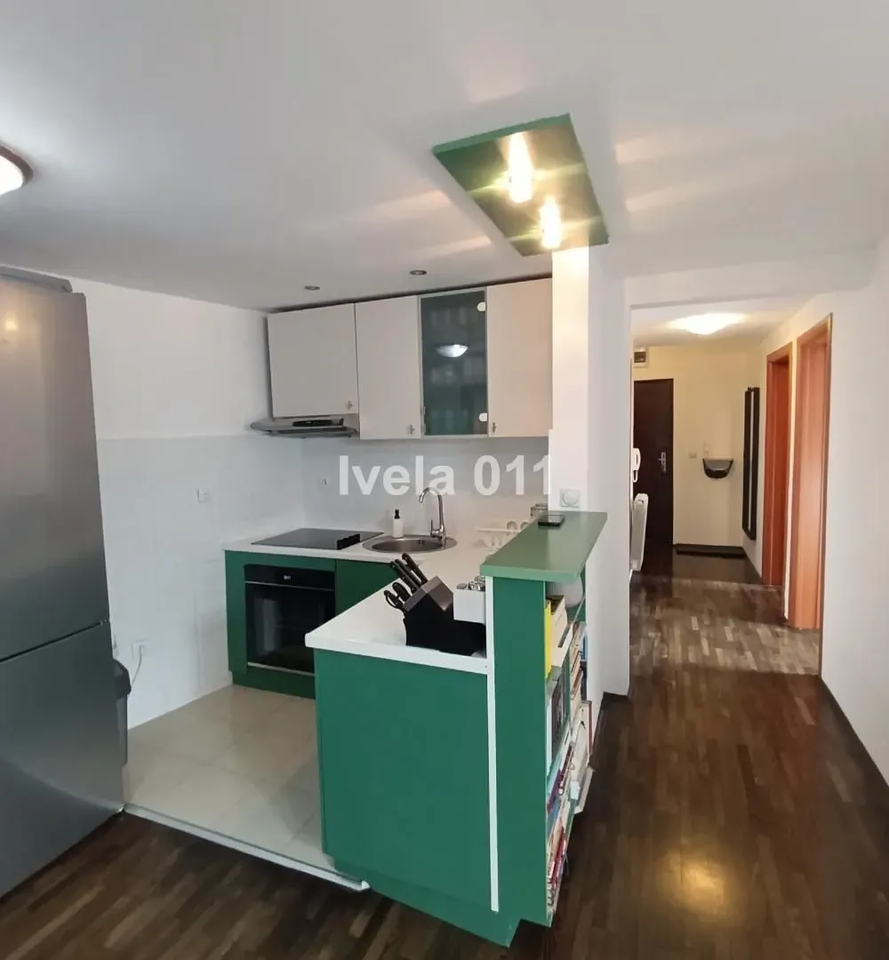 Prodaja, trosoban stan, 70m², Vojvode Vlahovica, Beograd