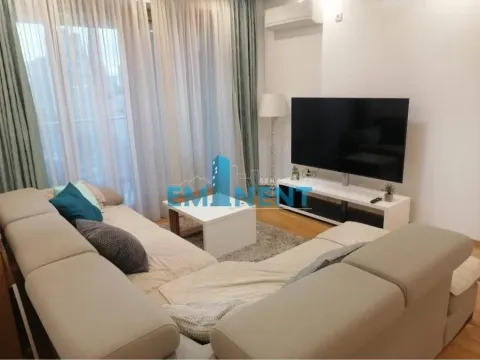 Stan in Novi Beograd Blok 45