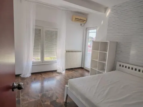 Izdavanje, četvorosoban stan, 120m², Petlovo Brdo, Beograd - image 6