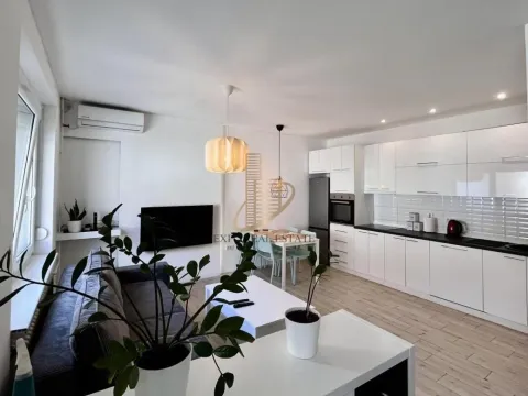 Izdavanje, jednosoban stan, 40m², Centar, Novi Sad