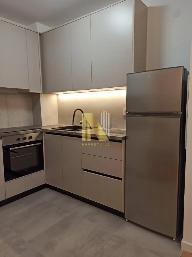 Izdavanje, jednosoban stan, 40m², Novo naselje, Novi Sad