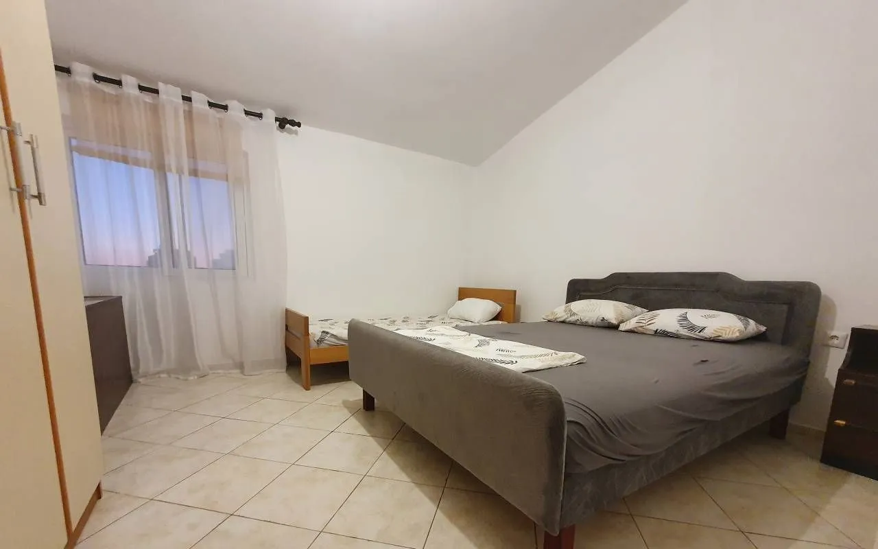 Rent, two bedroom apartment, 80m², Ilino, Bar