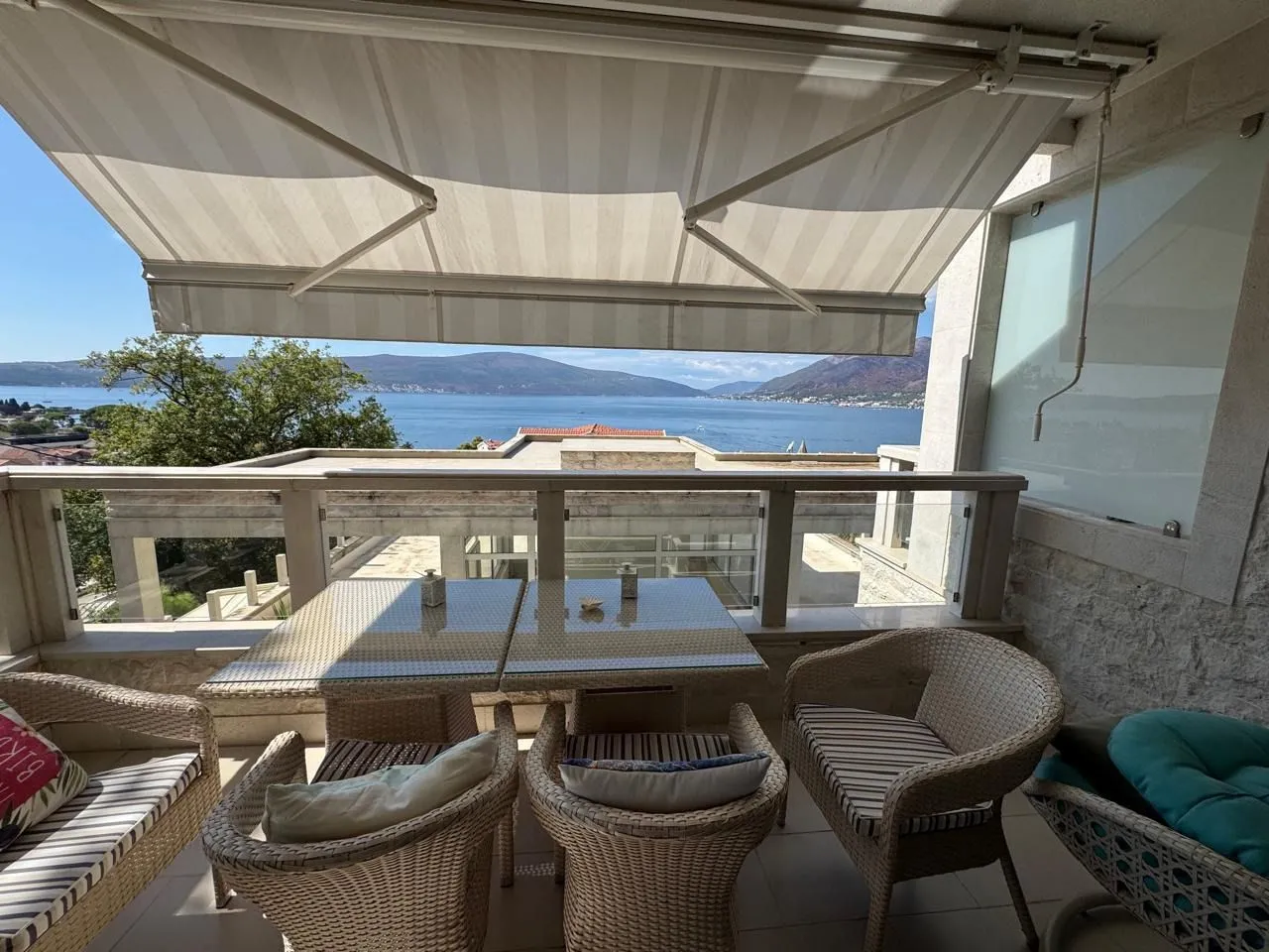 Izdavanje, jednosoban stan, 65m², Donja Lastva, Tivat