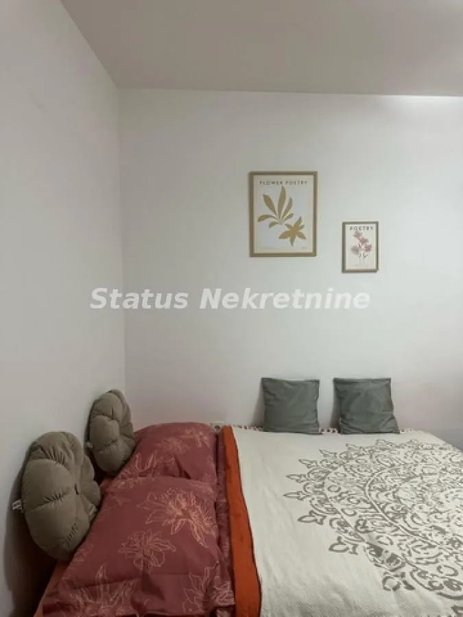 Izdavanje, garsonjera, 24m², Bulevar Oslobodjenja, Novi Sad Sve Podlokacije