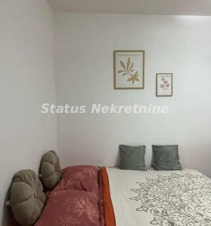 Izdavanje, garsonjera, 24m², Bulevar Oslobodjenja, Novi Sad Sve Podlokacije