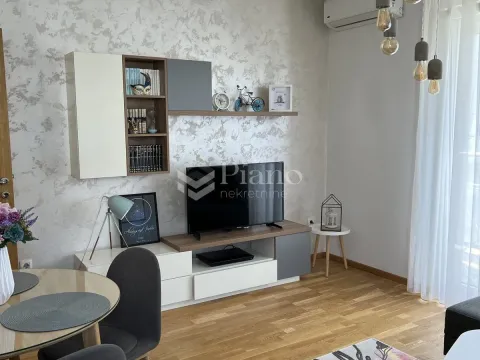 Rent, one bedroom apartment, 40m², Blok 9, Podgorica - image 5