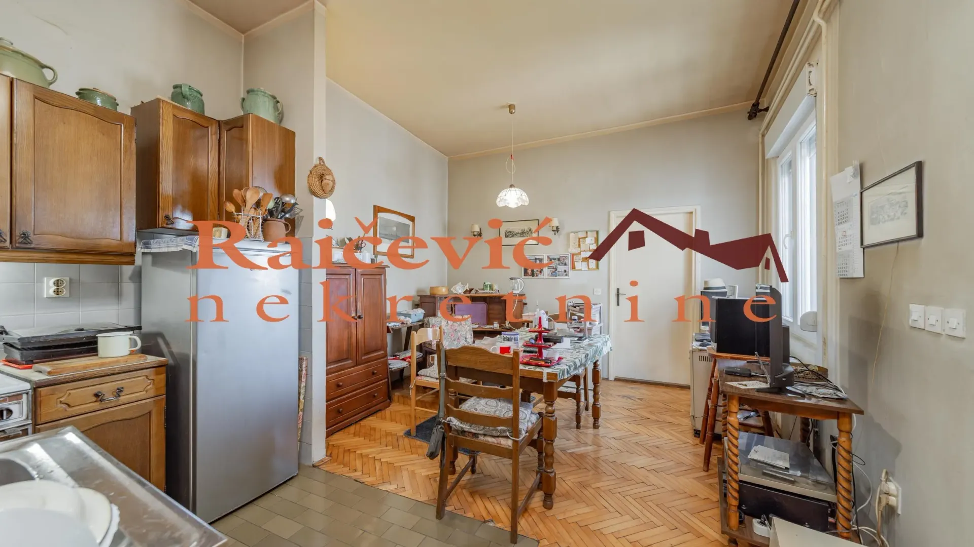 Prodaja, četvorosoban stan, 113m², Centar, Stara Pazova