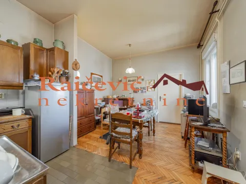 Prodaja, četvorosoban stan, 113m², Centar, Stara Pazova - image 7