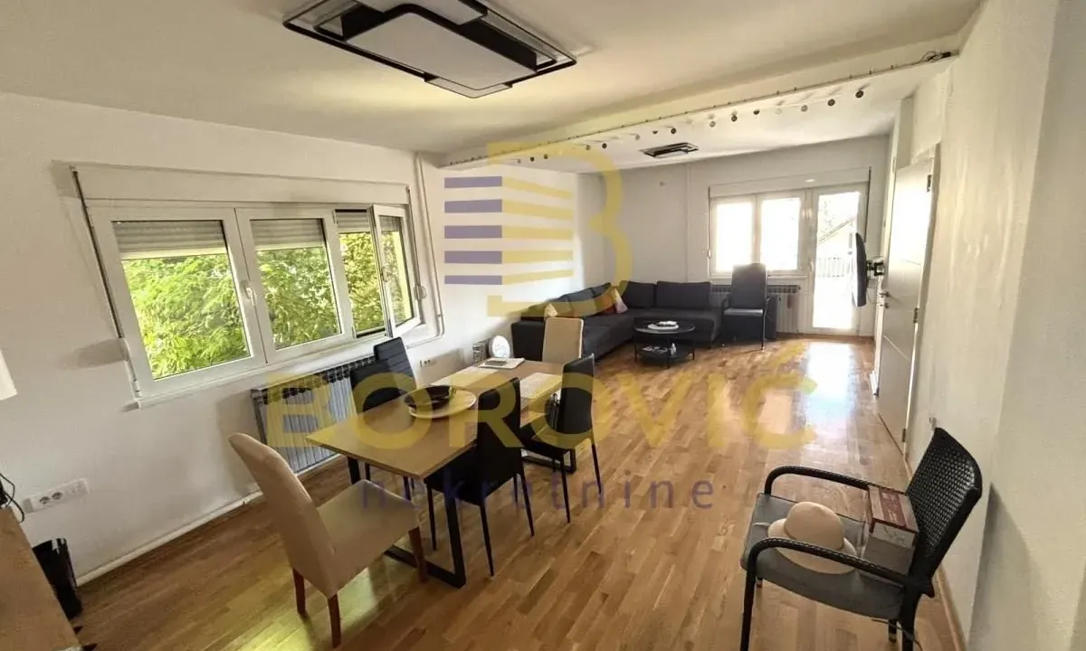 Izdavanje, trosoban stan, 100m², Autokomanda, Voždovac Sve Podlokacije