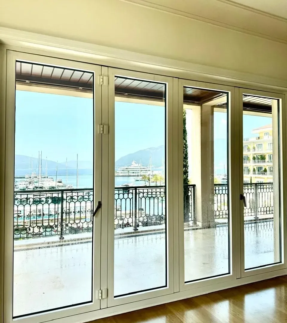 Prodaja, trosoban stan, 223m², Tivat, Crna Gora