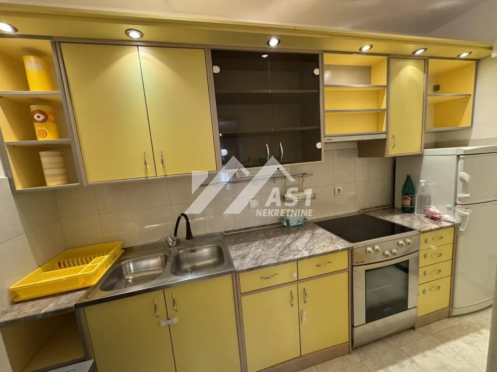 Izdavanje, trosoban stan, 76m², Novi Sad Sve Podlokacije, Novi Sad