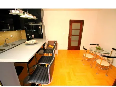 Rent, three bedroom apartment, 73m², Rozino, Budva - image 8
