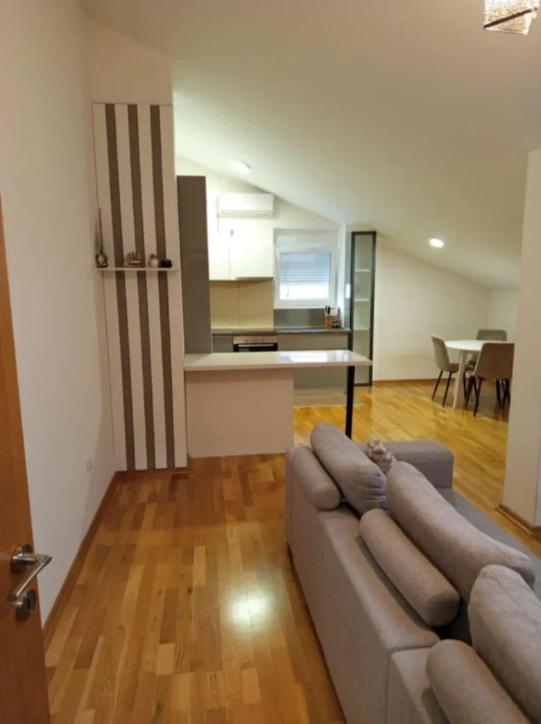 Izdavanje, jednosoban stan, 50m², Kava, Tivat