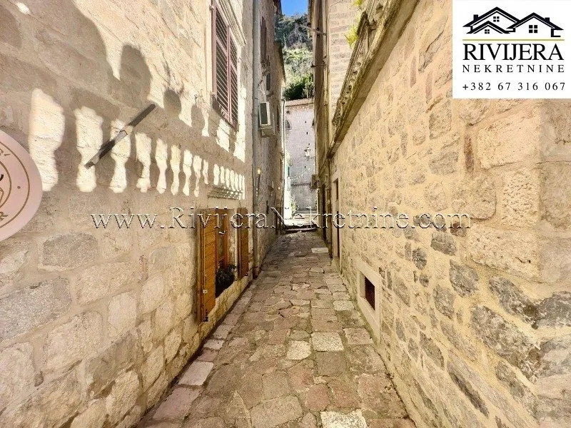 Prodaja, kuća, 300m², Centar, Kotor