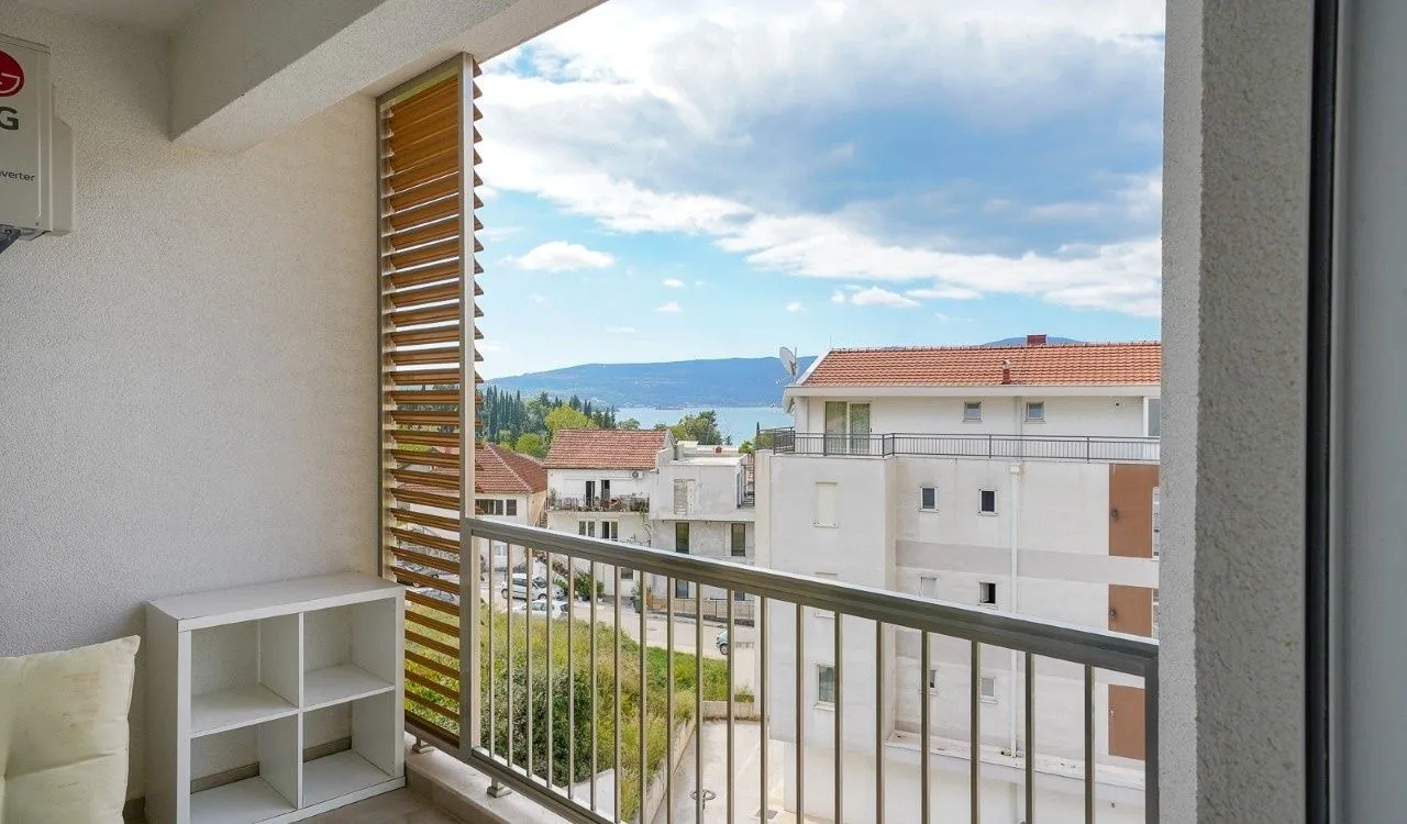 Prodaja, dvosoban stan, 122m², Centar, Tivat