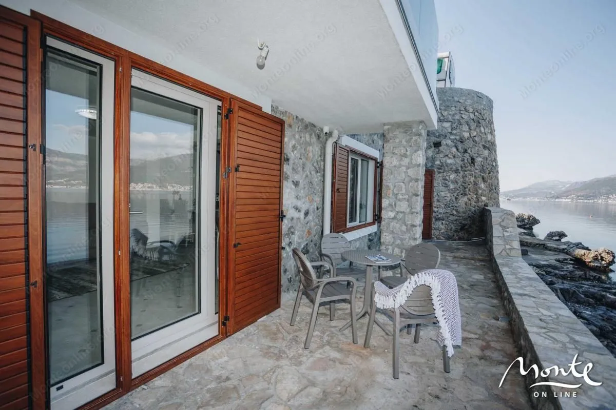 Prodaja, kuća, 314m², Tivat, Crna Gora