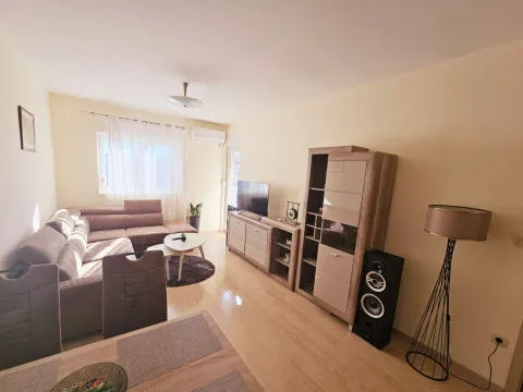 Izdavanje, stan, 49m², City Kvart, Podgorica - image 2