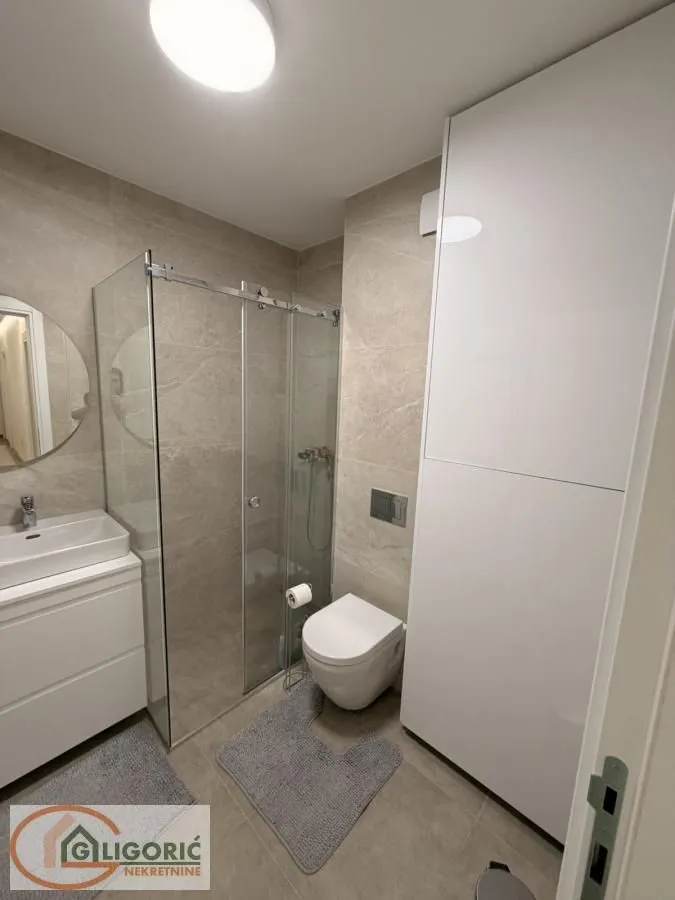 Sale, apartment, 152m², Čubura, Beograd