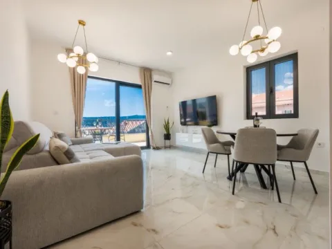 Izdavanje, jednosoban stan, 59m², Tivat, Crna Gora - image 1