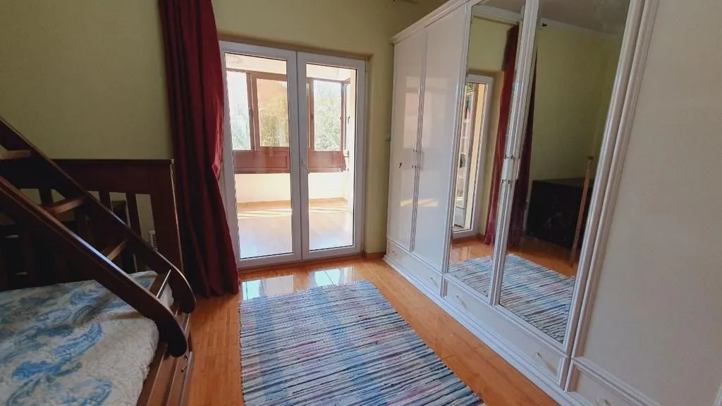 Sale, four bedroom apartment, 180m², Podmaine, Budva