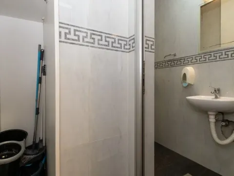 Rent, office space, 147m², Vezirov Most, Podgorica - image 11