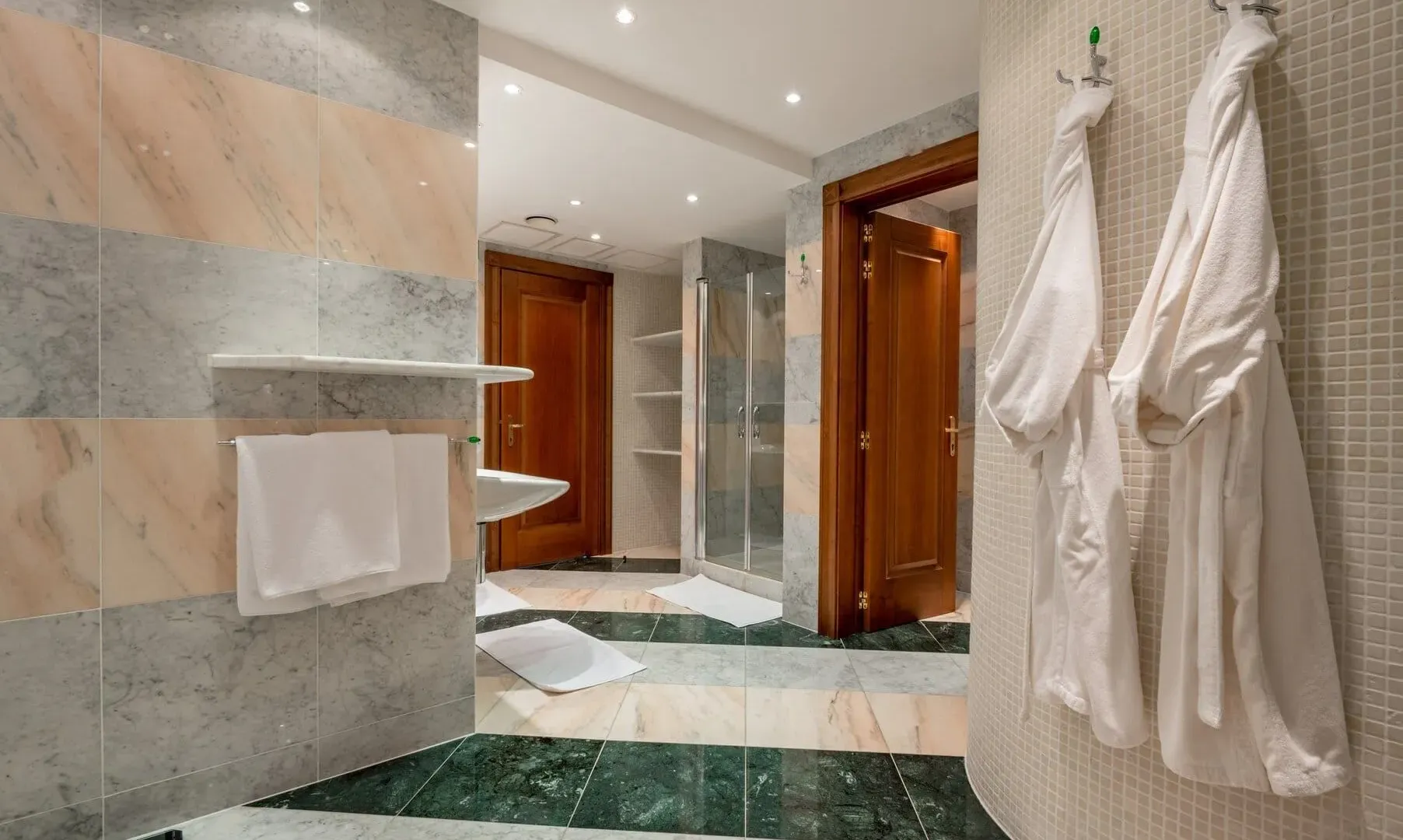 Sale, house, 959m², Sveti Stefan, Budva