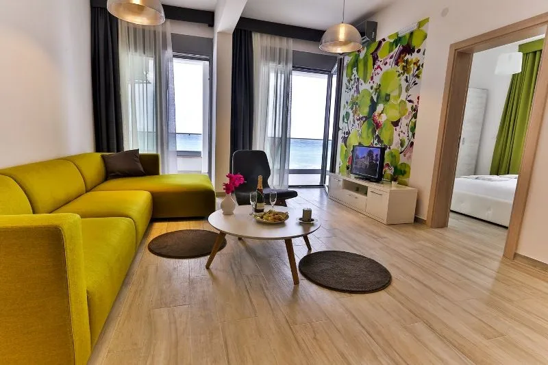 Prodaja, stan, 85m², Dobra Voda, Bar