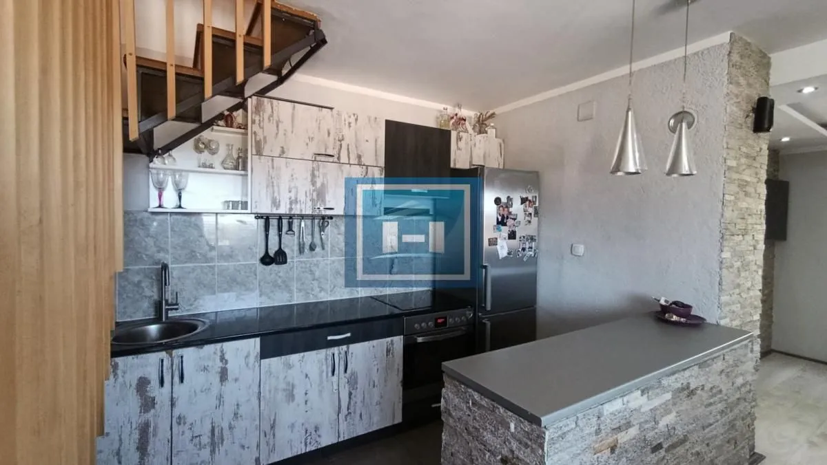 Prodaja, trosoban stan, 83m², Vašarište, Jagodina