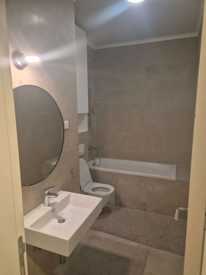 Izdavanje, trosoban stan, 101m², Vezirov Most, Podgorica
