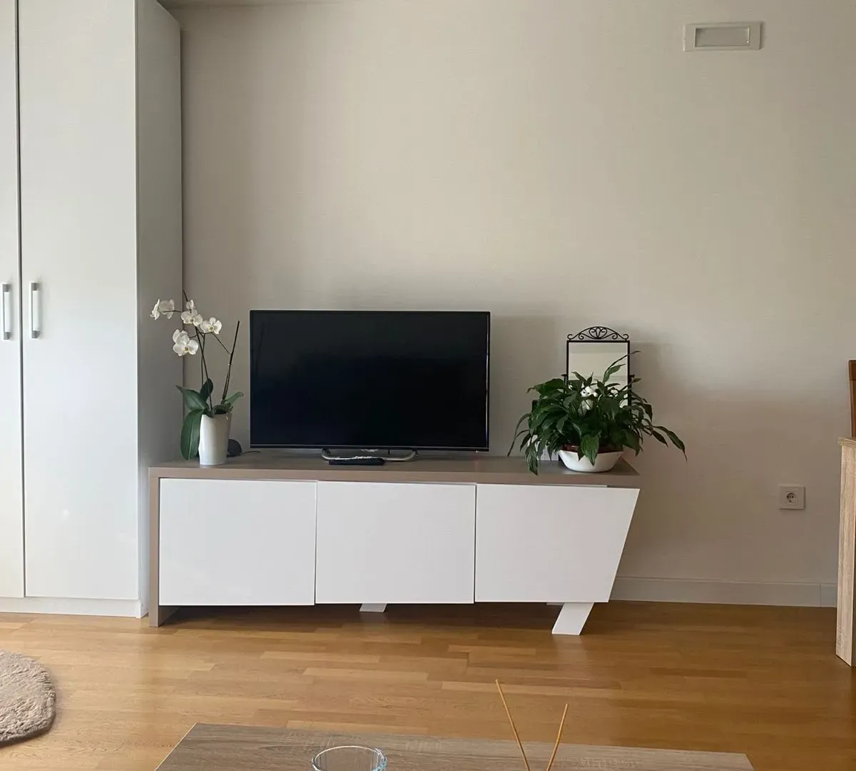 Rent, studio apartment, 35m², Tološi, Podgorica