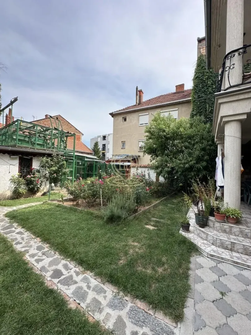 Prodaja, kuća, 290m², Palilula, Niš