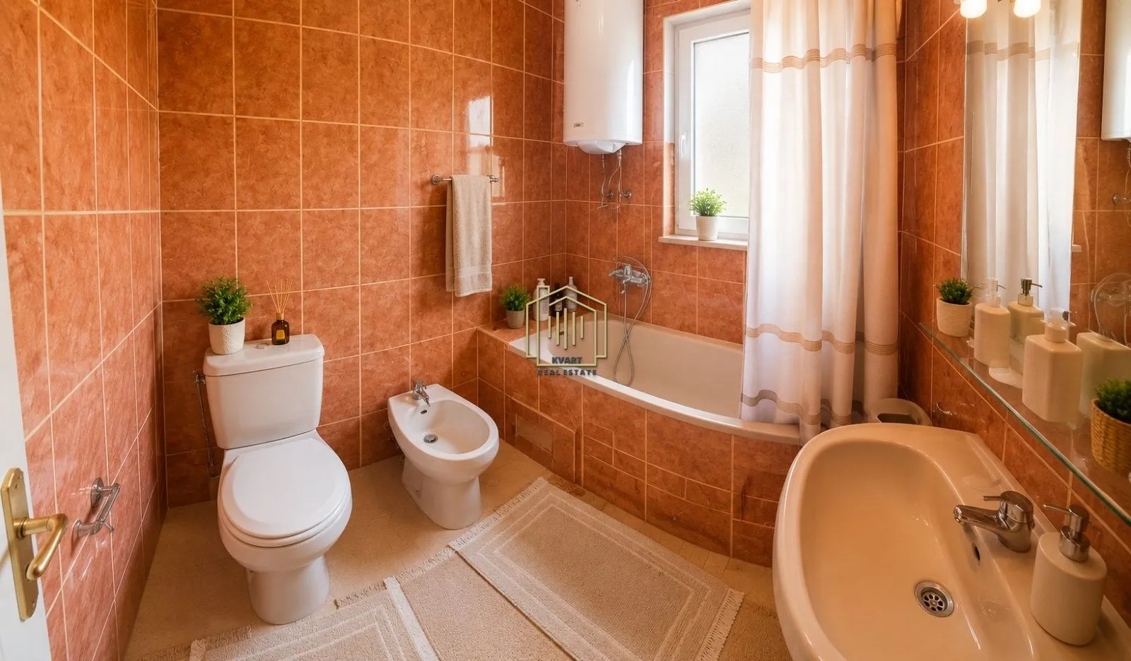 Prodaja, četvorosoban stan, 200m², Cemenca, Nikšić