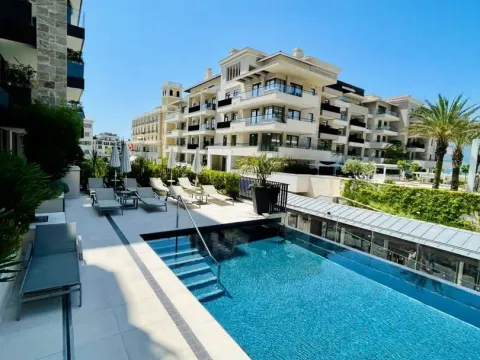 Izdavanje, dvosoban stan, 146m², Centar, Tivat - image 21