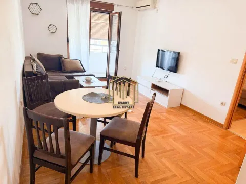 Izdavanje, jednosoban stan, 45m², Stari Aerodrom, Podgorica - image 1