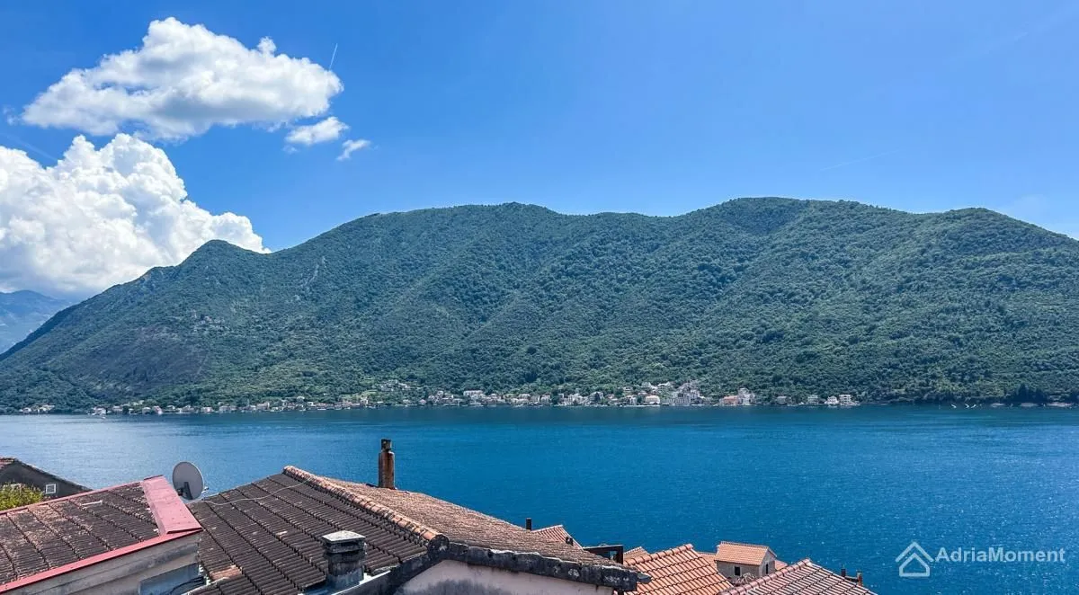 Sale, apartment, 87m², Perast, Kotor